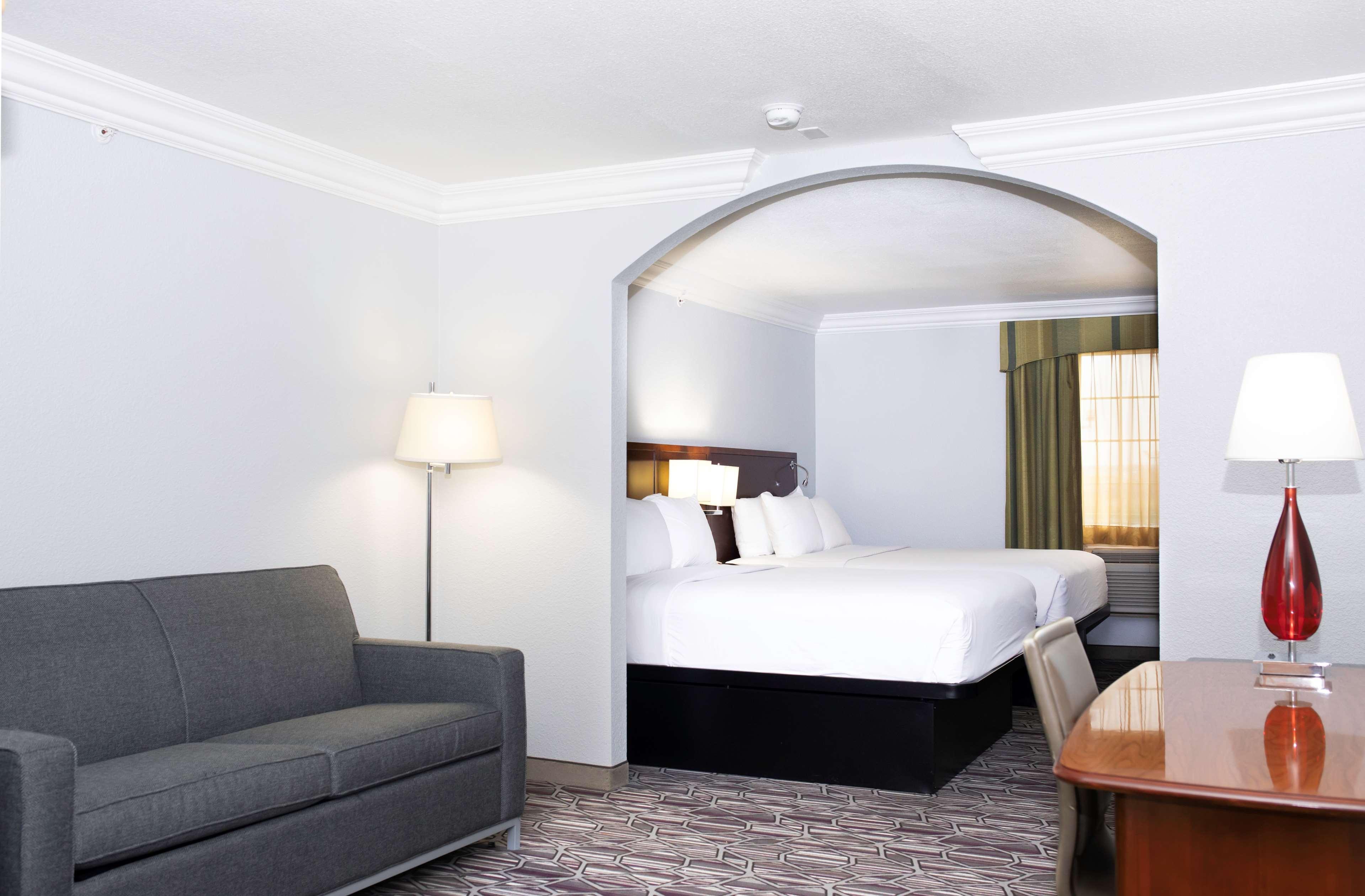 Surestay Plus By Best Western Fort Worth Benbrook Extérieur photo