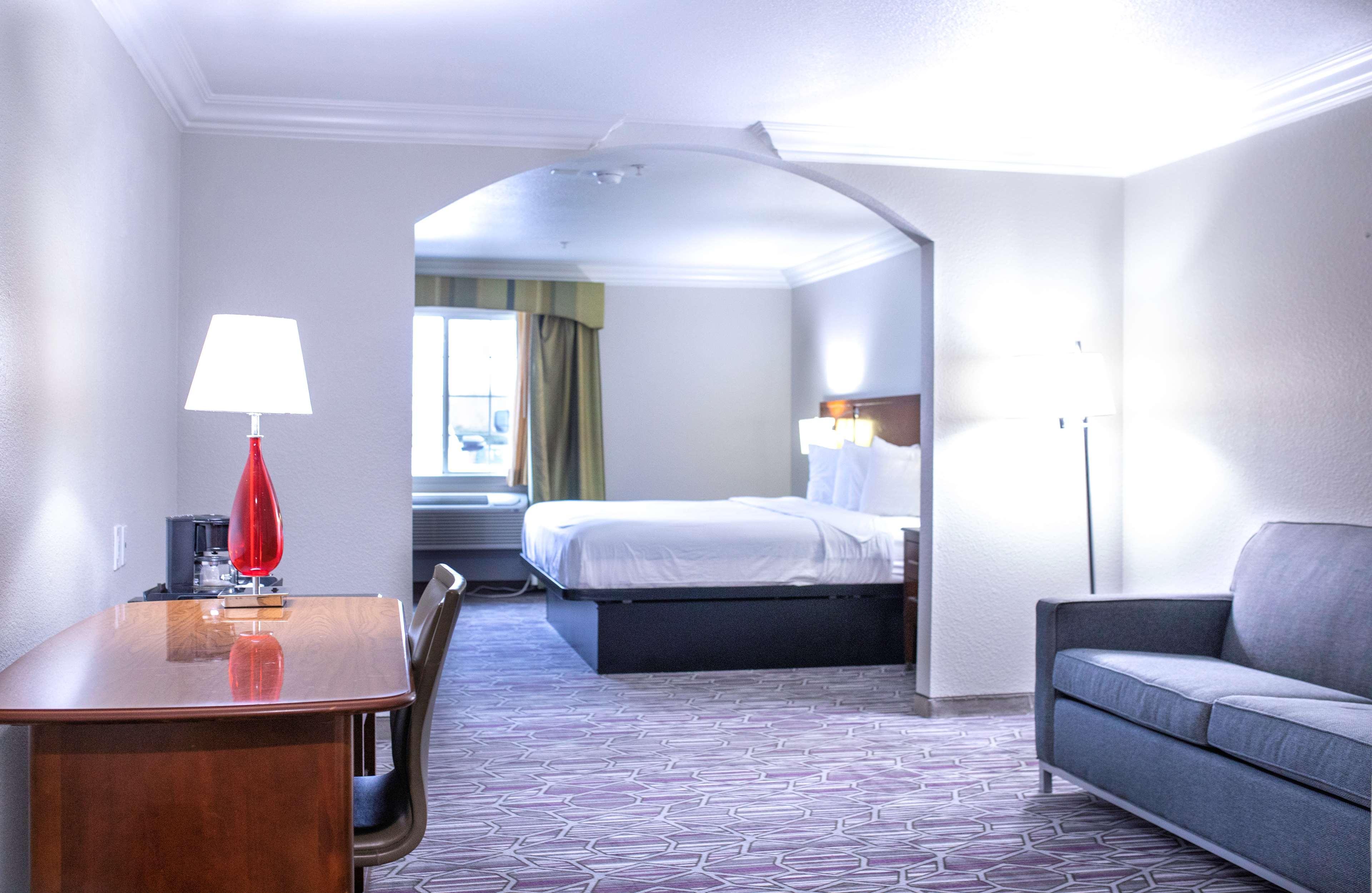 Surestay Plus By Best Western Fort Worth Benbrook Extérieur photo