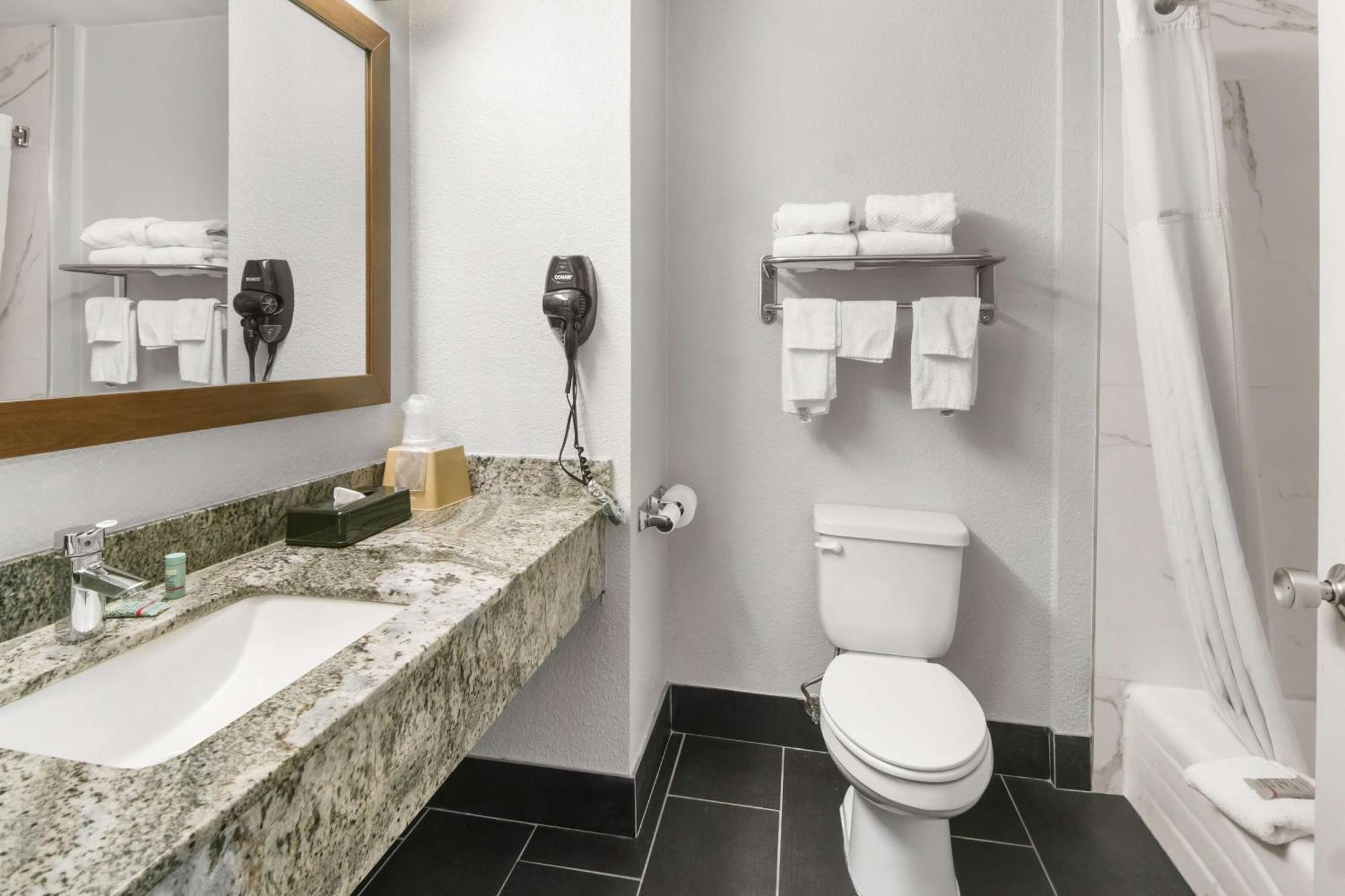 Surestay Plus By Best Western Fort Worth Benbrook Extérieur photo