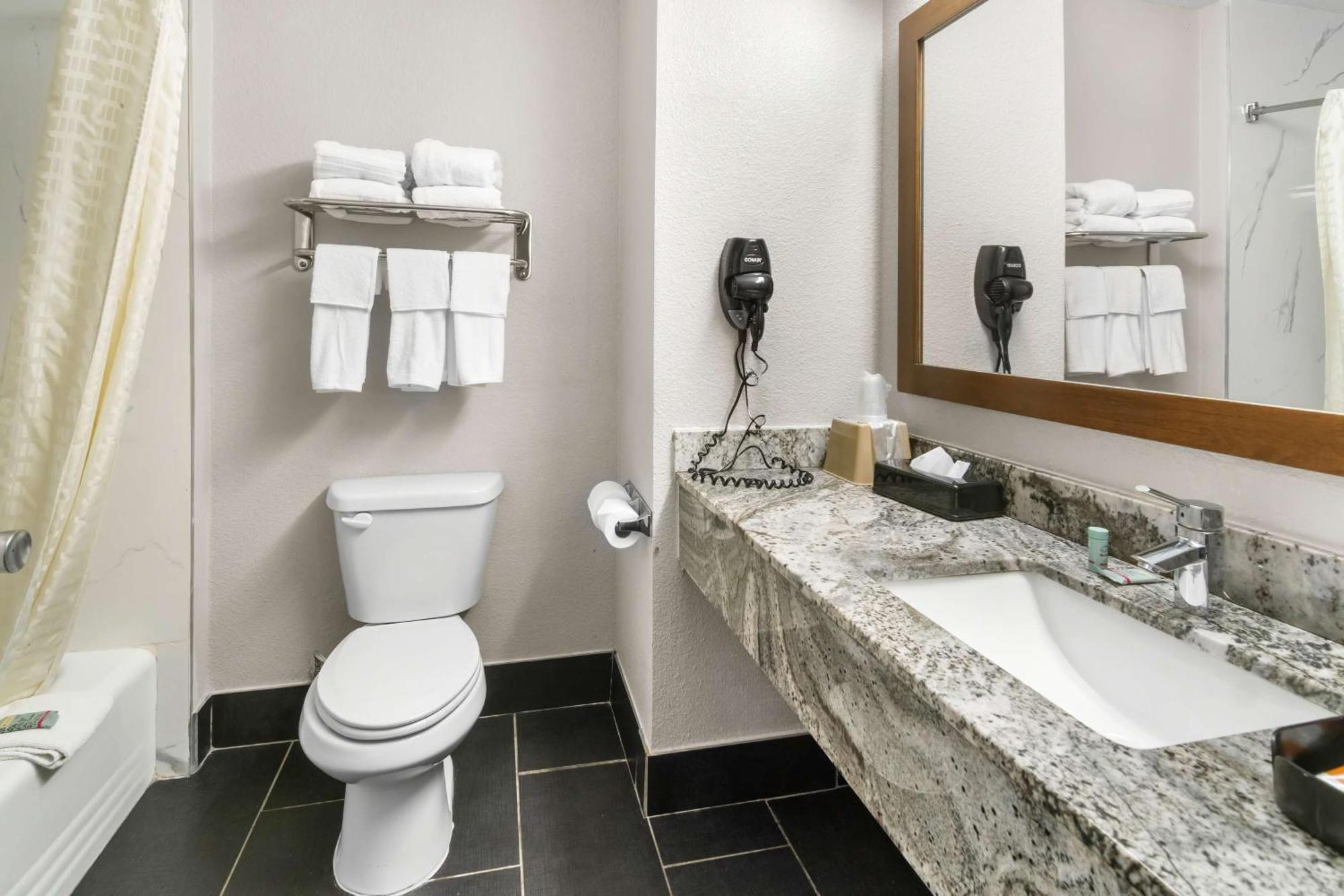 Surestay Plus By Best Western Fort Worth Benbrook Extérieur photo
