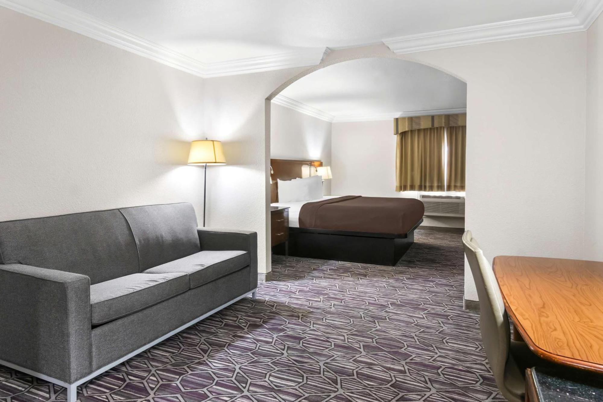 Surestay Plus By Best Western Fort Worth Benbrook Extérieur photo