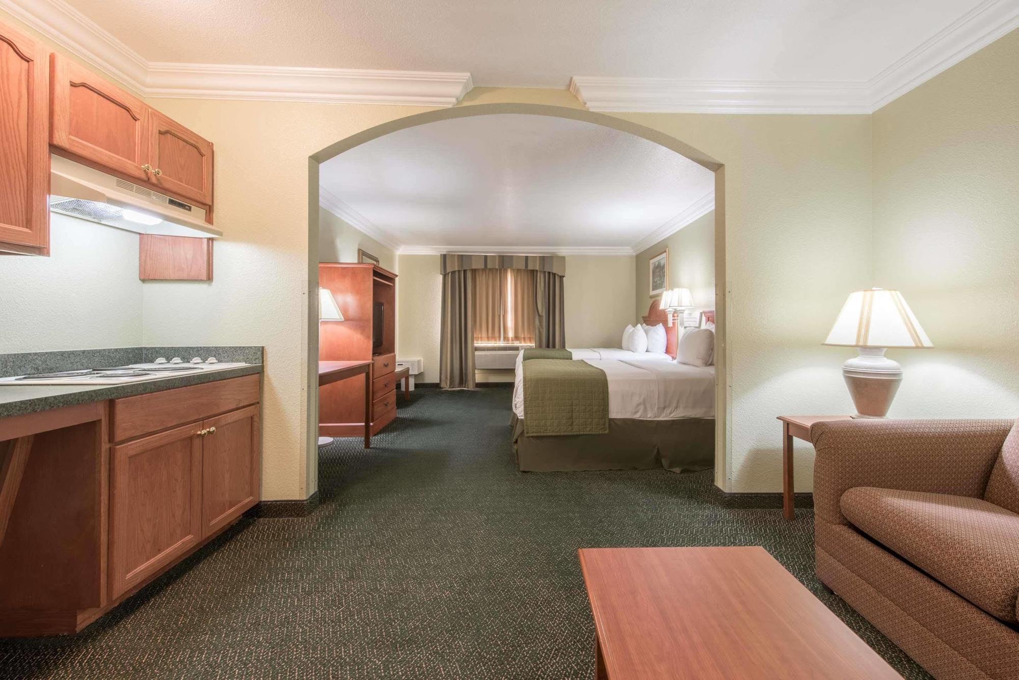 Surestay Plus By Best Western Fort Worth Benbrook Extérieur photo