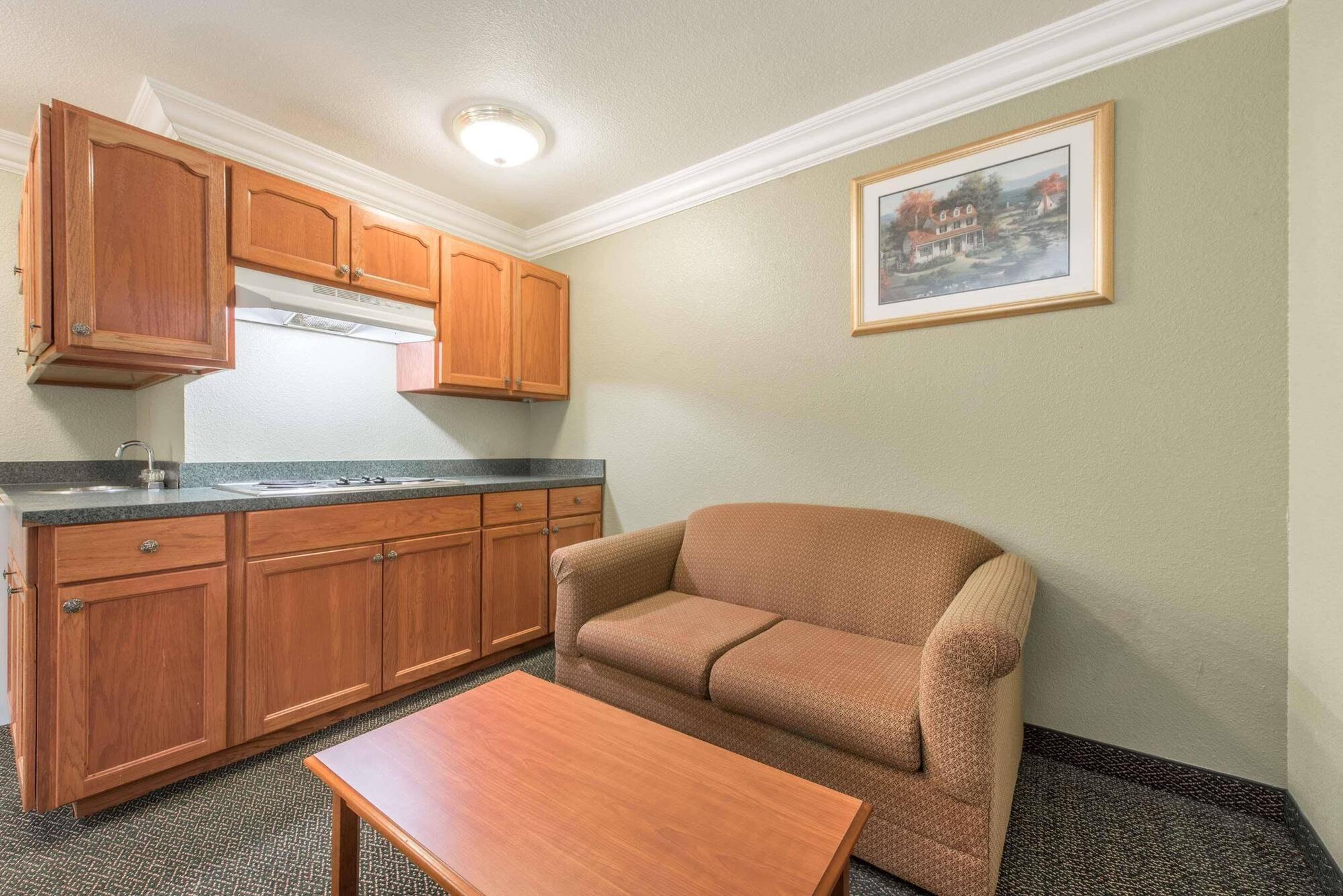 Surestay Plus By Best Western Fort Worth Benbrook Extérieur photo