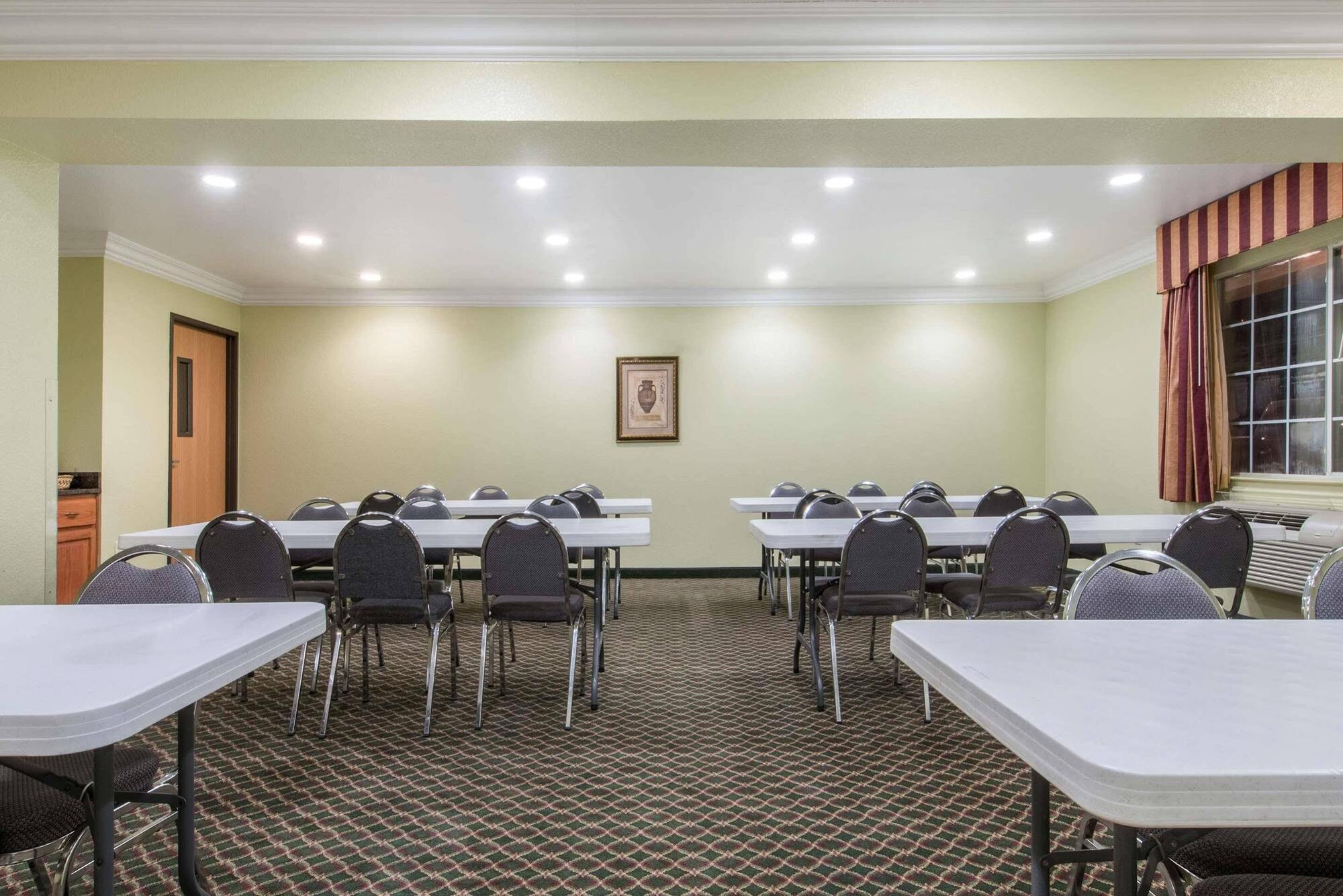 Surestay Plus By Best Western Fort Worth Benbrook Extérieur photo